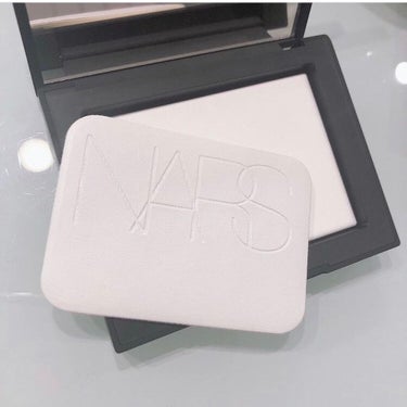 ライトリフレクティングセッティングパウダー　プレスト　N/NARS/プレストパウダーを使ったクチコミ（2枚目）