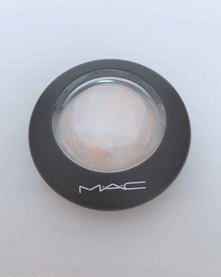 ライトフル C+ SPF 30 ファンデーション/M・A・C/パウダーファンデーションを使ったクチコミ(1枚目)