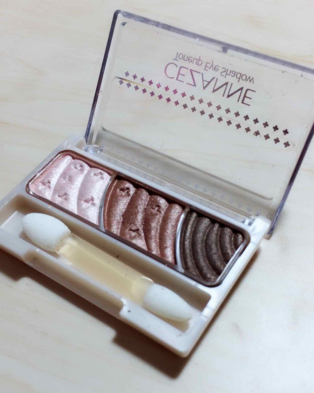 トーンアップアイシャドウ/CEZANNE/アイシャドウパレットを使ったクチコミ(2枚目)