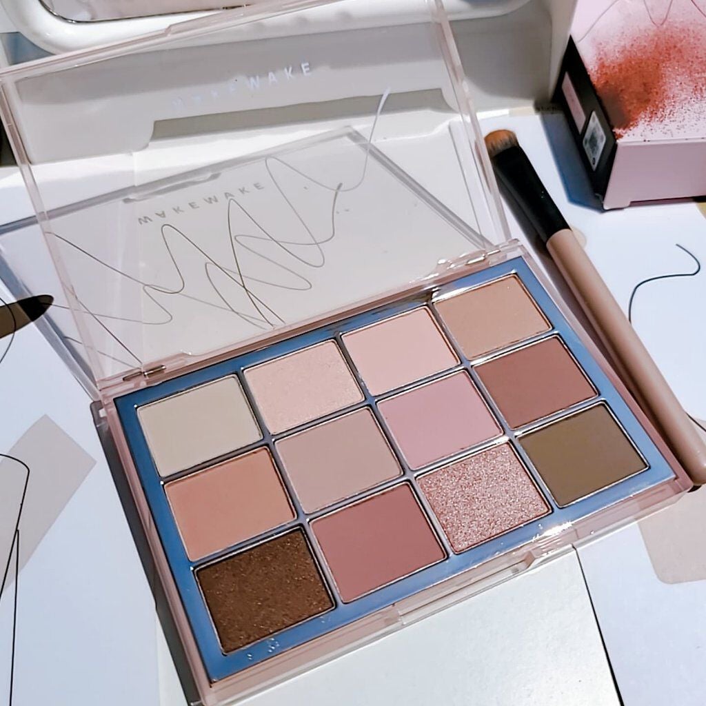 ソフトブラーリングアイパレット/wakemake/アイシャドウパレットを使ったクチコミ(3枚目)