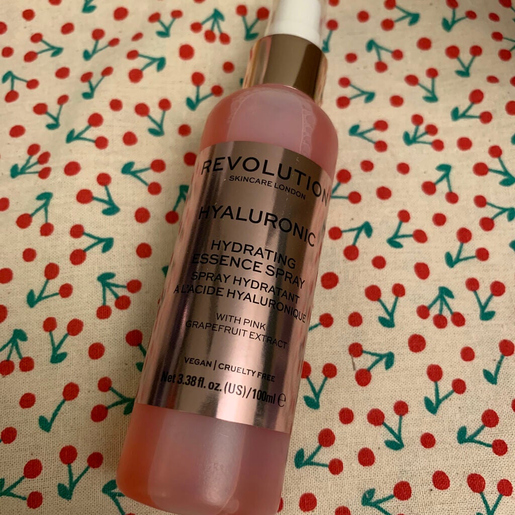Revolution skincare hyaluronic hydrating essence spray/MAKEUP REVOLUTION/ミスト状化粧水を使ったクチコミ(1枚目)
