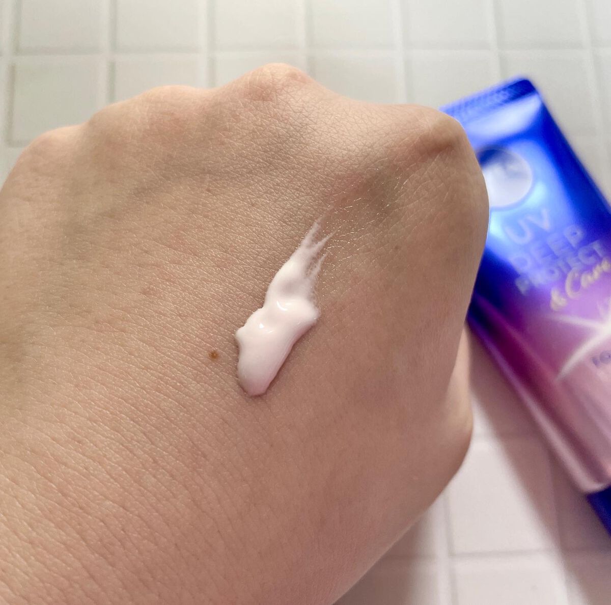 ニベアUV ディープ プロテクト＆ケア トーンアップ エッセンス/ニベア/日焼け止めローションを使ったクチコミ（3枚目）