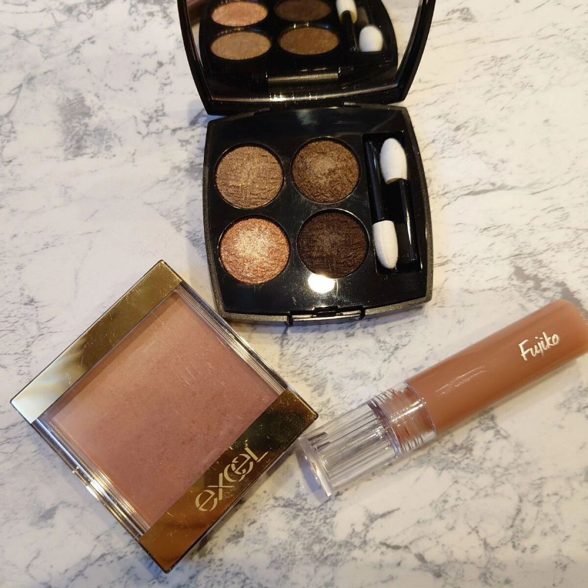 レ キャトル オンブル ツイード 04 ツイード ブラン エ ローズ/CHANEL/アイシャドウパレットを使ったクチコミ（3枚目）