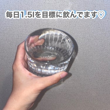 日本コカ・コーラ いろはす天然水のクチコミ「肌がぷるっとプルに生き返る！

1日1.5リットル水飲む生活🌱✨

いろはす天然水をよく飲むん.....」（2枚目）