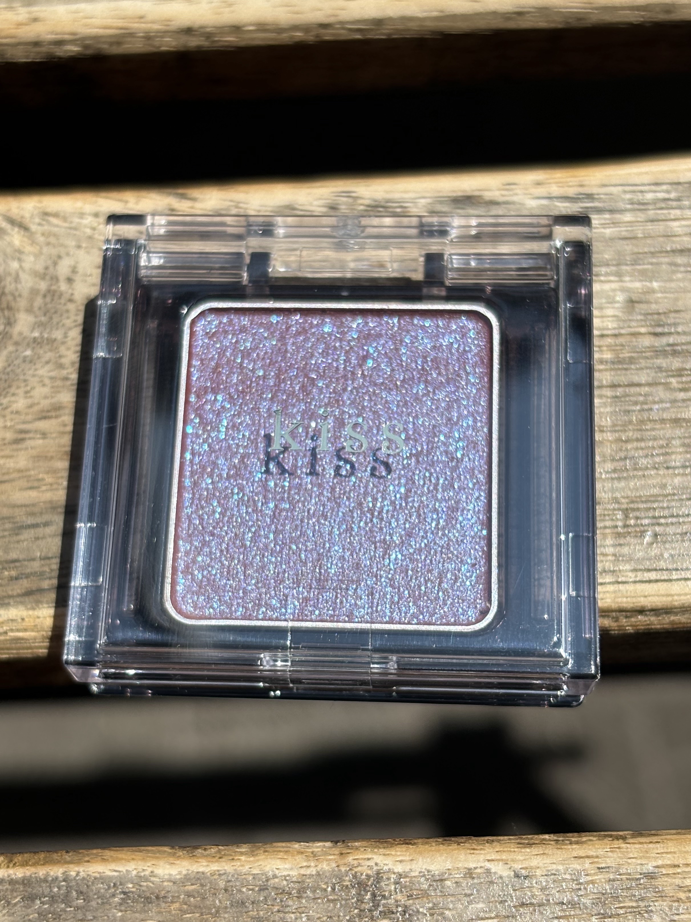  シアー グリッターアイズ 54 マスカレード(MASQUERADE)/KiSS/単色アイシャドウを使ったクチコミ（3枚目）