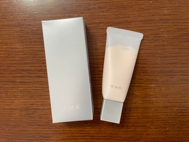 ❁ RMK アールエムケー❁ 
スムースフィット ポアレスベース 03

夏用下地を探して辿り着いたこの子。
夏は特にベースメイクに力を皆さんも入れるのでは。
これは毛穴を埋めてつるんと魅せてくれるベー