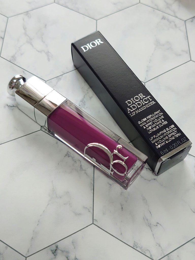 こんばんは☺️❤️❤️❤️
今回はDiorのアディクト リップ マキシマイザーの006ベリーを投稿いたします💞

数々のベスコスを受賞しているディオール アディクト リップ マキシマイザー、今まで使って来なかったので気になって購入してみま