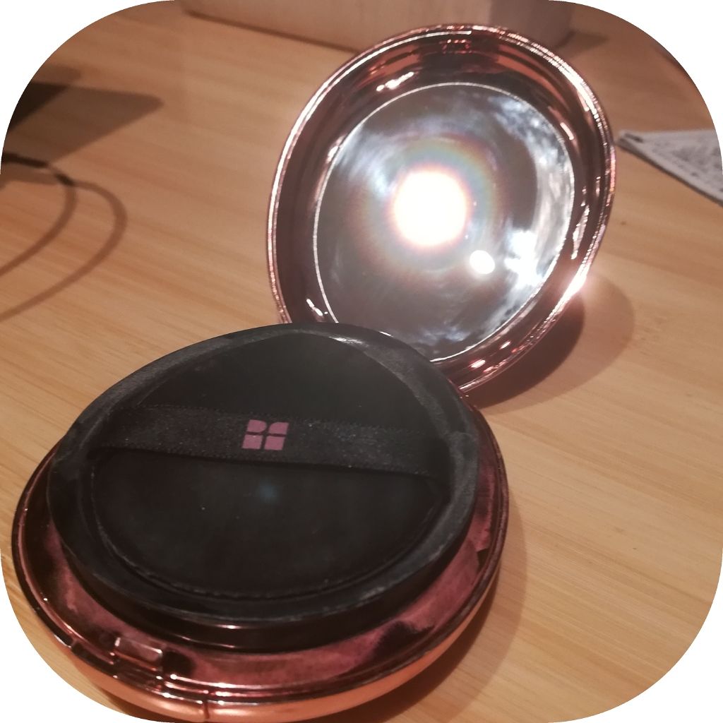 イオン デ クッション/UZU BY FLOWFUSHI/クッションファンデーションを使ったクチコミ（2枚目）