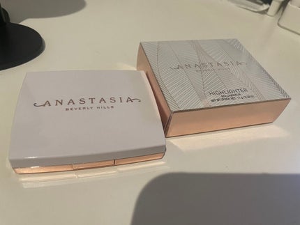 iced out ハイライター/アナスタシア ビバリーヒルズ/パウダーハイライトを使ったクチコミ(1枚目)