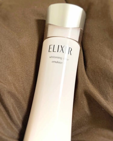 ELIXIR whitening clear emulsion TⅠ✨
130ml ¥4290（税込）

価格は資生堂公式調べなんだけど、私が買いに行った所では4000円切るぐらいで買えた🙌

先日乳液