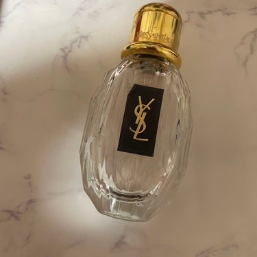 YVES SAINT LAURENT BEAUTE
パリジェンヌ オーデパルファム

これが1番好きな香水です！


#イブサンローラン #香水 #おうち美容紹介 