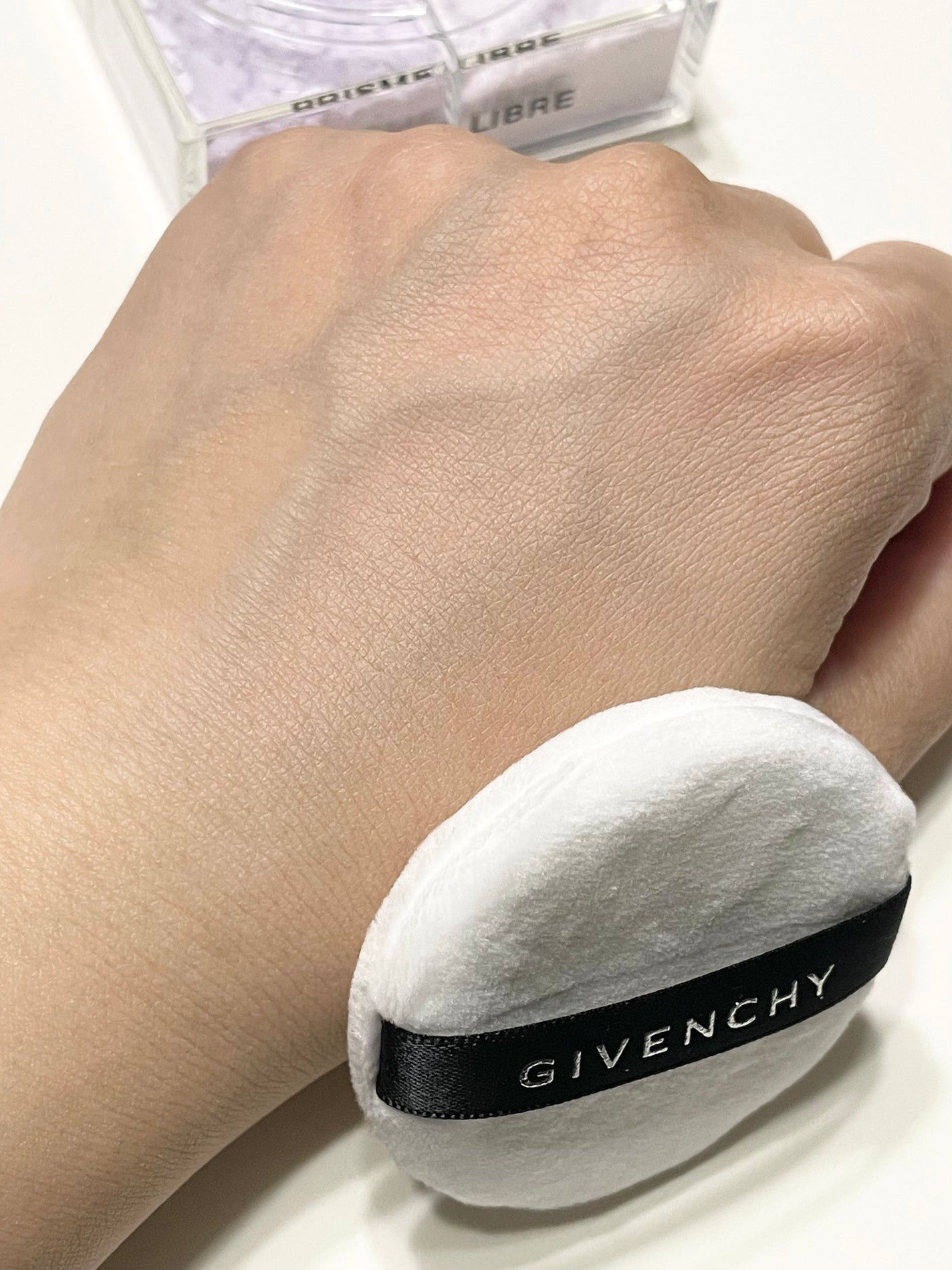 プリズム・リーブル/GIVENCHY/ルースパウダーを使ったクチコミ(5枚目)