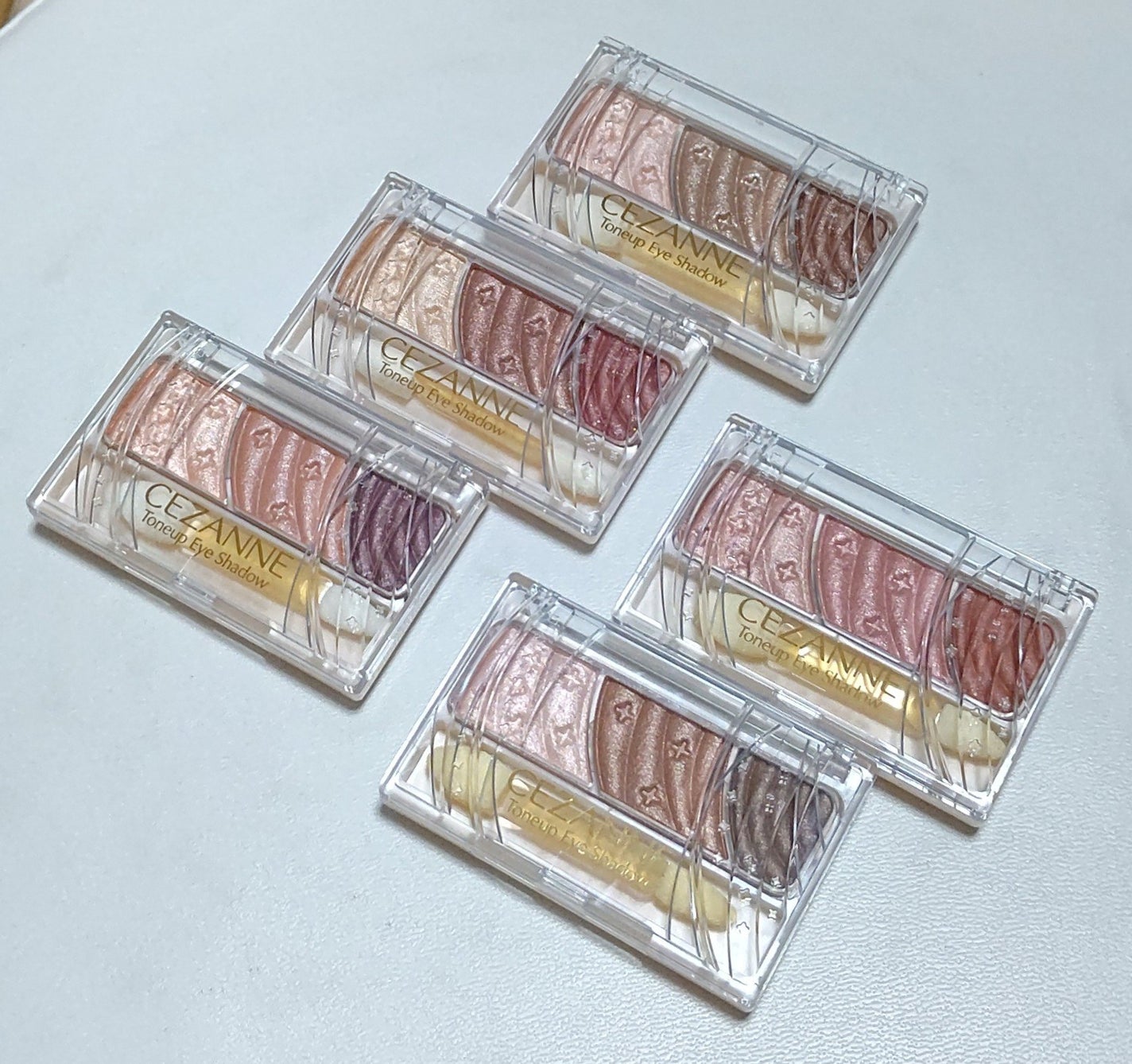トーンアップアイシャドウ/CEZANNE/アイシャドウパレットを使ったクチコミ(3枚目)