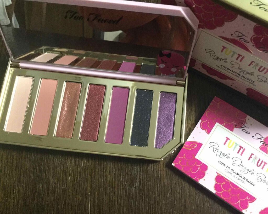 ラズル ダズル ベリー アイシャドウ パレット/Too Faced/アイシャドウパレットを使ったクチコミ(2枚目)