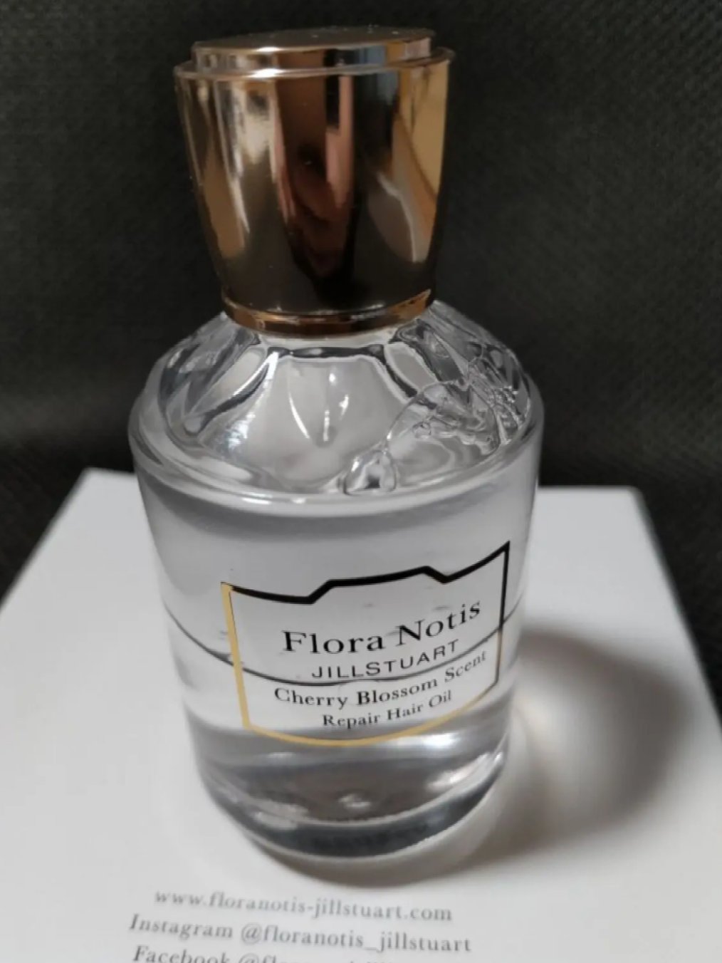 Flora Notis JILL STUART チェリーブロッサム　リペアヘアオイルのクチコミ「Flora Notis JILL STUART　チェリーブロッサム　リペアヘアオイル 4,18.....」（1枚目）