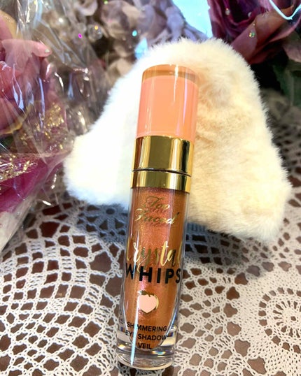 クリスタルホイップス ロングウェアリング シマ—リング アイシャドウ/Too Faced/リキッドアイシャドウを使ったクチコミ(1枚目)