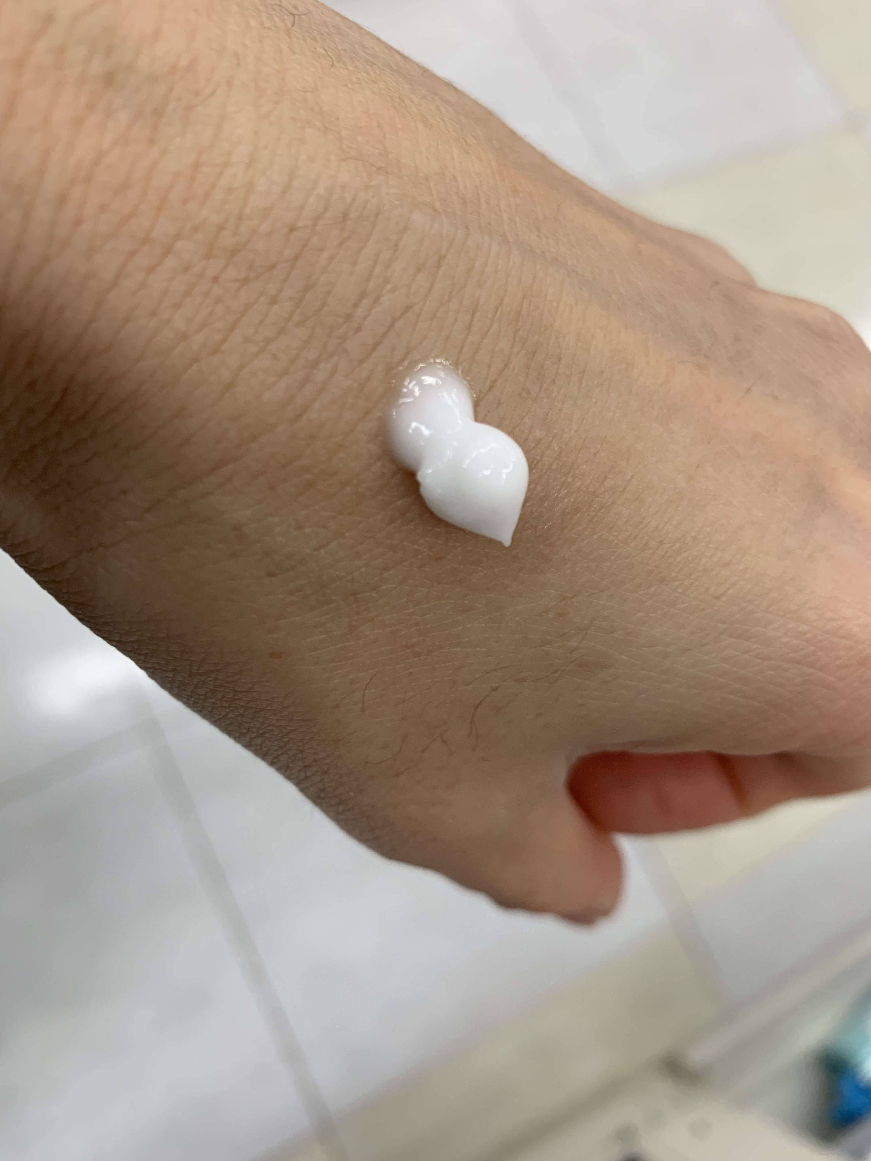 バイブラント ラディアンス　アロマミルク/ジョンソンボディケア/ボディミルクを使ったクチコミ（2枚目）