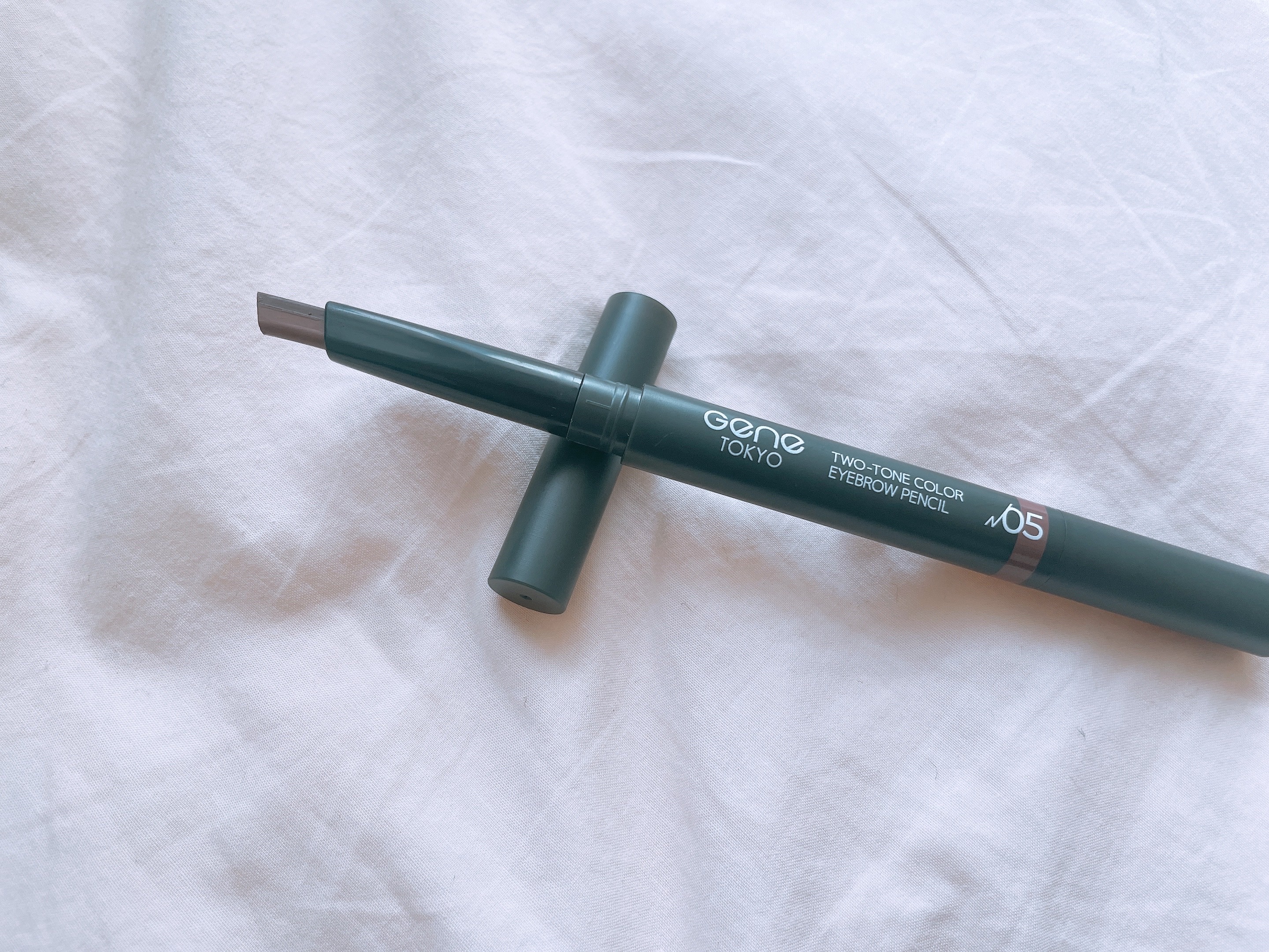 ツートンカラーアイブロウペンシル 05 赤み系ブラウンの髪に/GENE TOKYO/アイブロウペンシルを使ったクチコミ（3枚目）