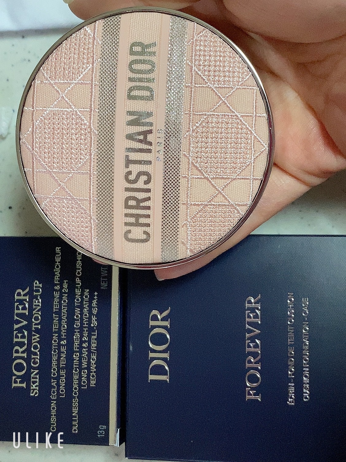 ディオールスキン フォーエヴァー クッション ケース（数量限定品） ピンク エンブロイダード カナ―ジュ ケース/Dior/その他化粧小物を使ったクチコミ（3枚目）