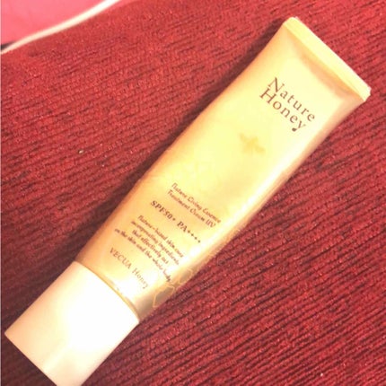 VECUA Honey ネイチャーハニー 肌を美しくみせるトリートメントUVのクチコミ「べキュアハニーの下地
夏場に愛用してます
面倒くさがりなので、日焼け止めも美容液も下地もこ.....」(1枚目)