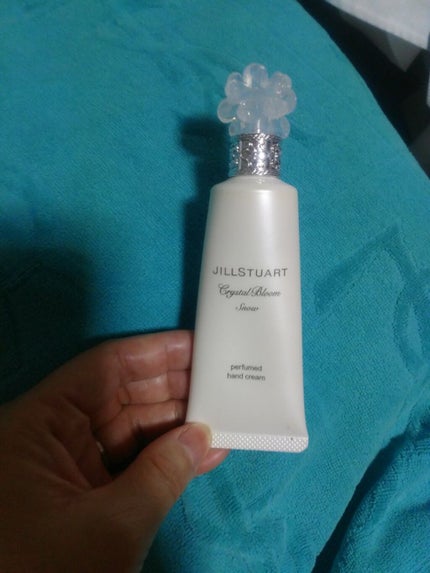 クリスタルブルーム スノー パフュームド ハンドクリーム/JILL STUART/ハンドクリームを使ったクチコミ(1枚目)