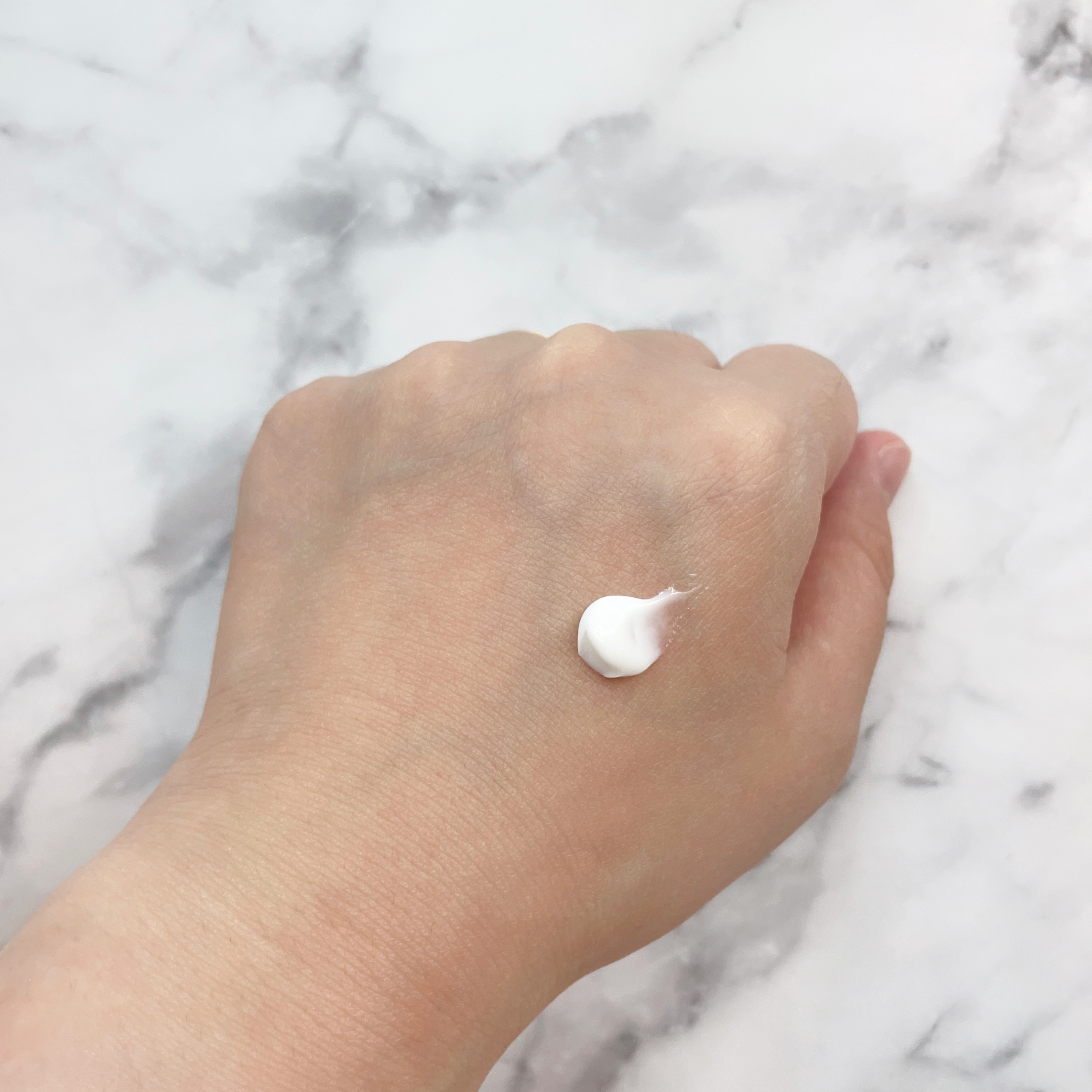 トーンアップ ハンドクリーム/コエンリッチQ10/ハンドクリームを使ったクチコミ（2枚目）