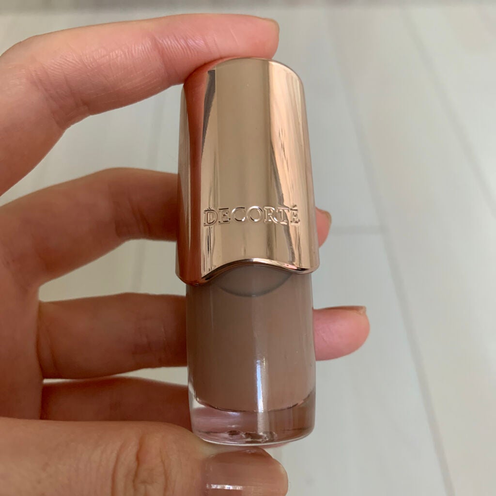 Rachel on LIPS 「コスメデコルテ仕事上、ネイルは派手にならないものしか使用できず..」(1枚目)