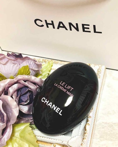 CHANEL ル リフト ラ クレーム マンのクチコミ「
CHANEL
ル  リフト ラ クレーム マン


こちらの商品は、
8月16日に発売された.....」（1枚目）