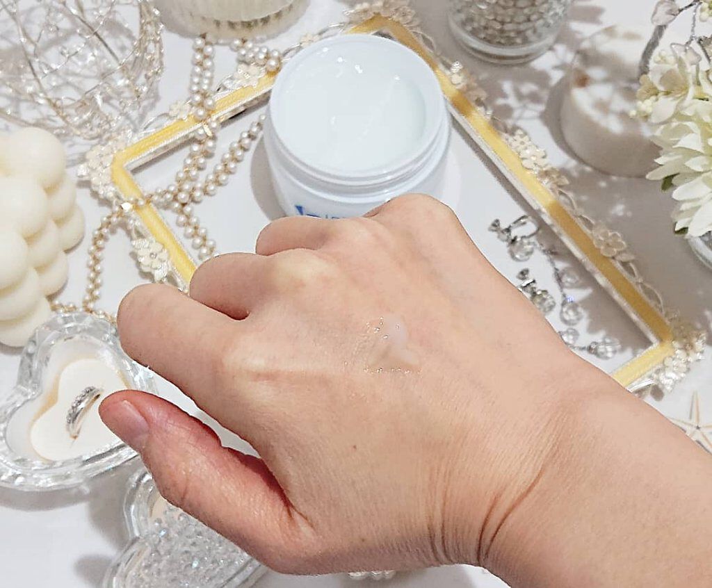 エッセンス ジェル/イオナ スパ＆ミネラル/オールインワン化粧品を使ったクチコミ（2枚目）