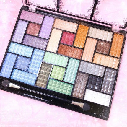 30COLORSEYESHADOWPALETTE/Dolly Angel/アイシャドウパレットを使ったクチコミ(2枚目)