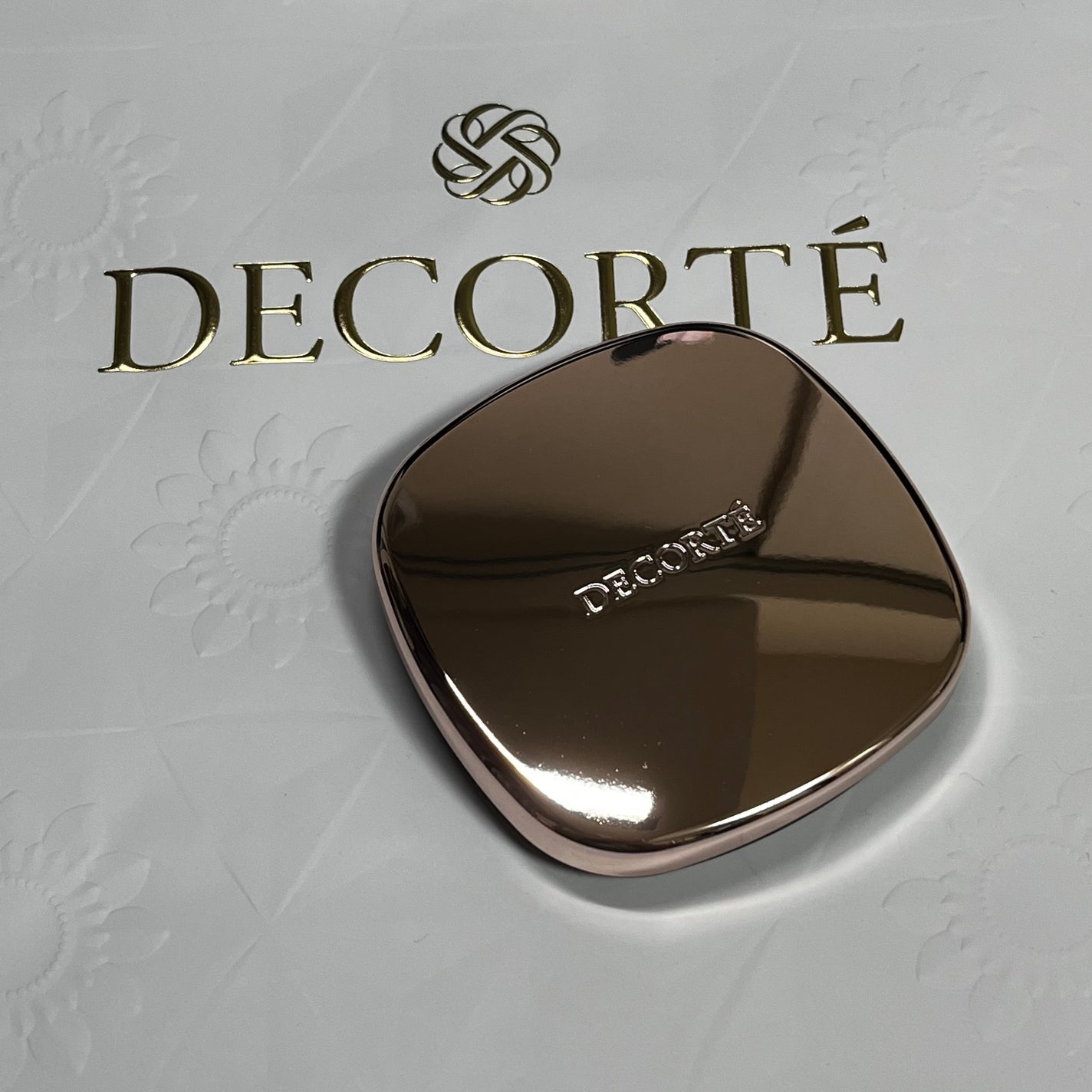 コントゥアリング アイシャドウ/DECORTÉ/アイシャドウパレットを使ったクチコミ(2枚目)