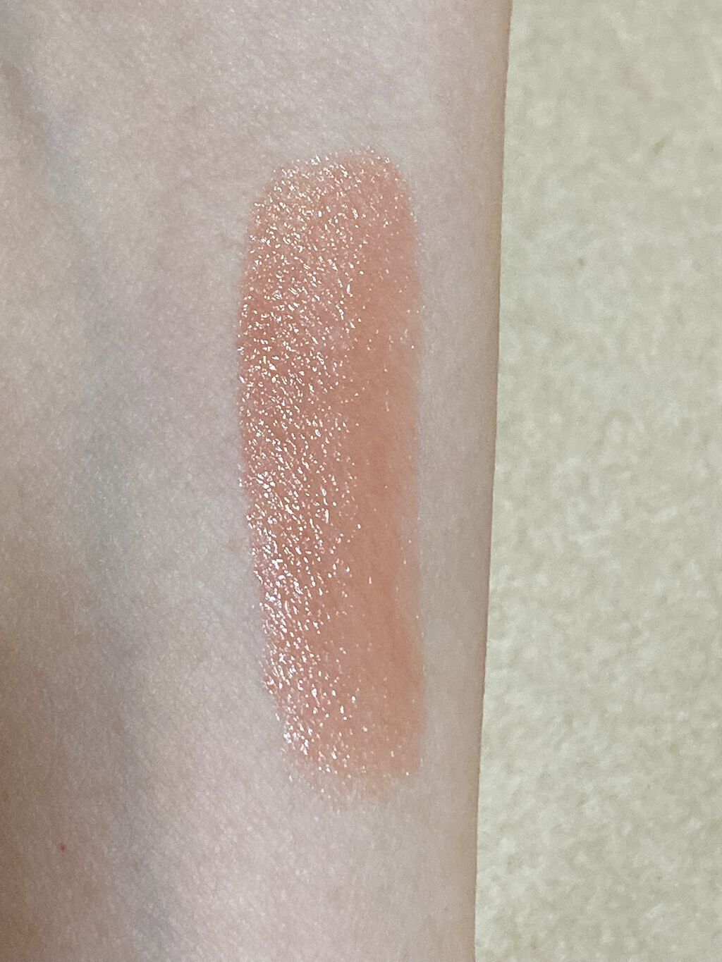 つやぷるリップR 108 隙みせCORAL（限定）【旧】/b idol/口紅を使ったクチコミ（2枚目）