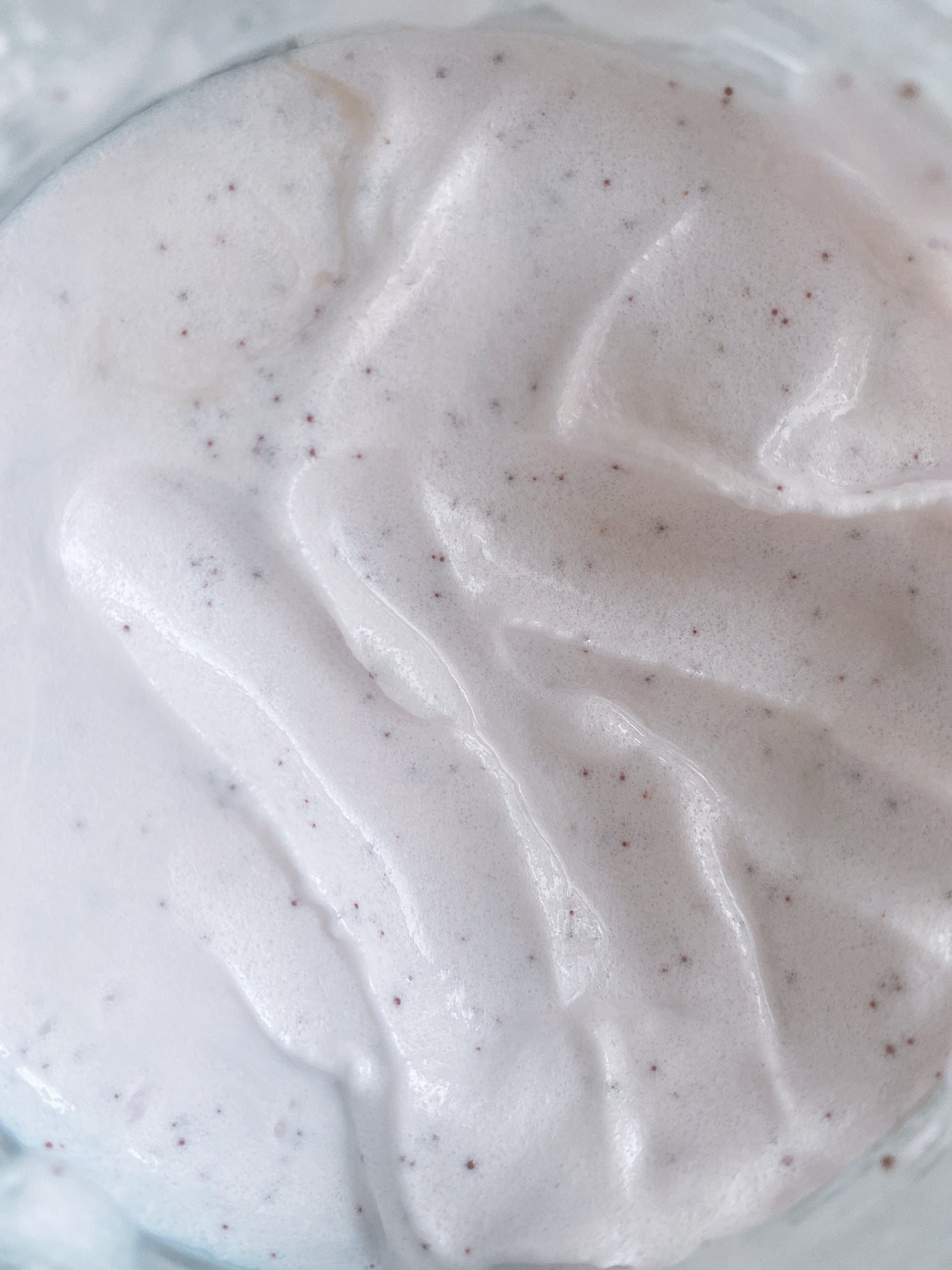 ダヴ ふわとろクリーミースクラブ ザクロ&シアバター/ダヴ/ボディスクラブを使ったクチコミ(2枚目)