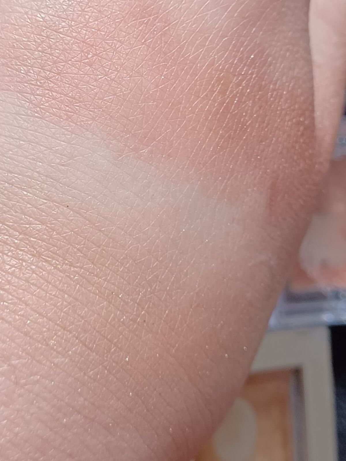 アイカラーテクスチャー グリッターフレーク 06 グリッター ゴールド ベージュ/SUSIE N.Y./単色アイシャドウを使ったクチコミ（3枚目）