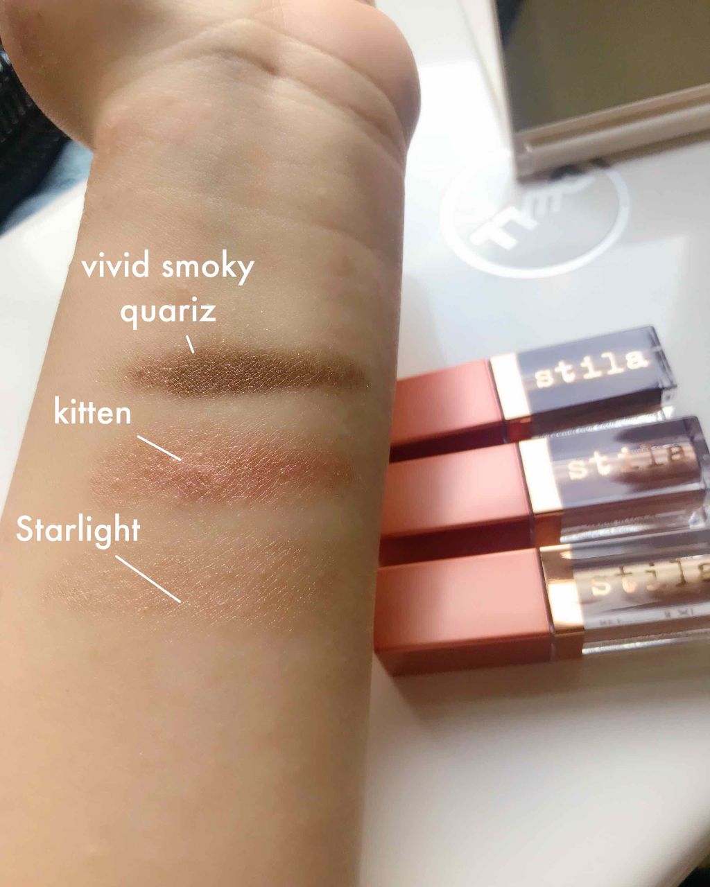 グリッター&グロウ リキッドアイシャドウ/stila/グリッターを使ったクチコミ（2枚目）