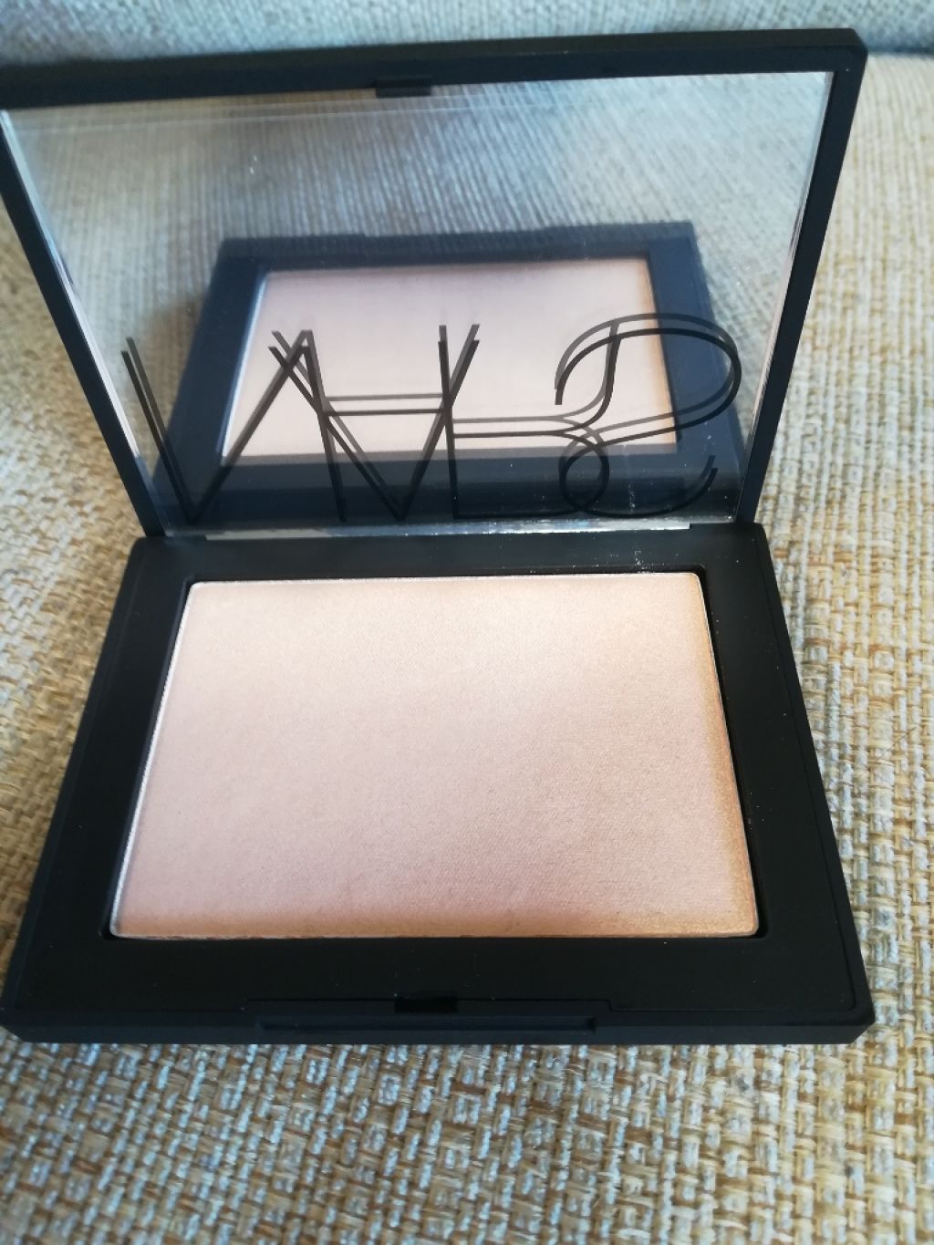 ハイライティングパウダー/NARS/パウダーハイライトを使ったクチコミ(1枚目)