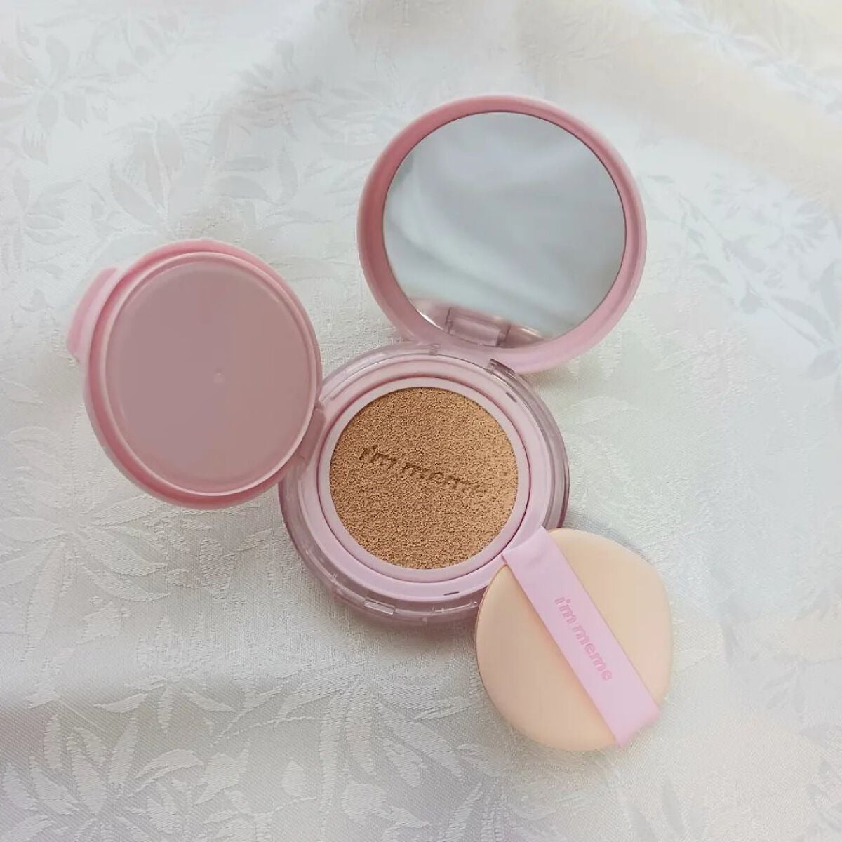 ワンダーベルベットラスティングクッション/i’m meme/クッションファンデーションを使ったクチコミ(2枚目)