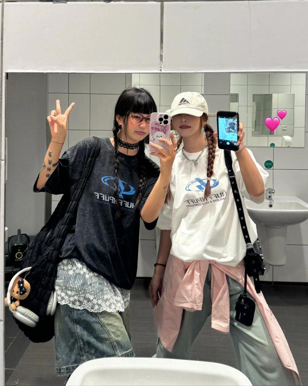 ひとみ on LIPS 「友達と会うのが楽しみです#コーデ#韓国コーデ#韓国ファッション..」(2枚目)