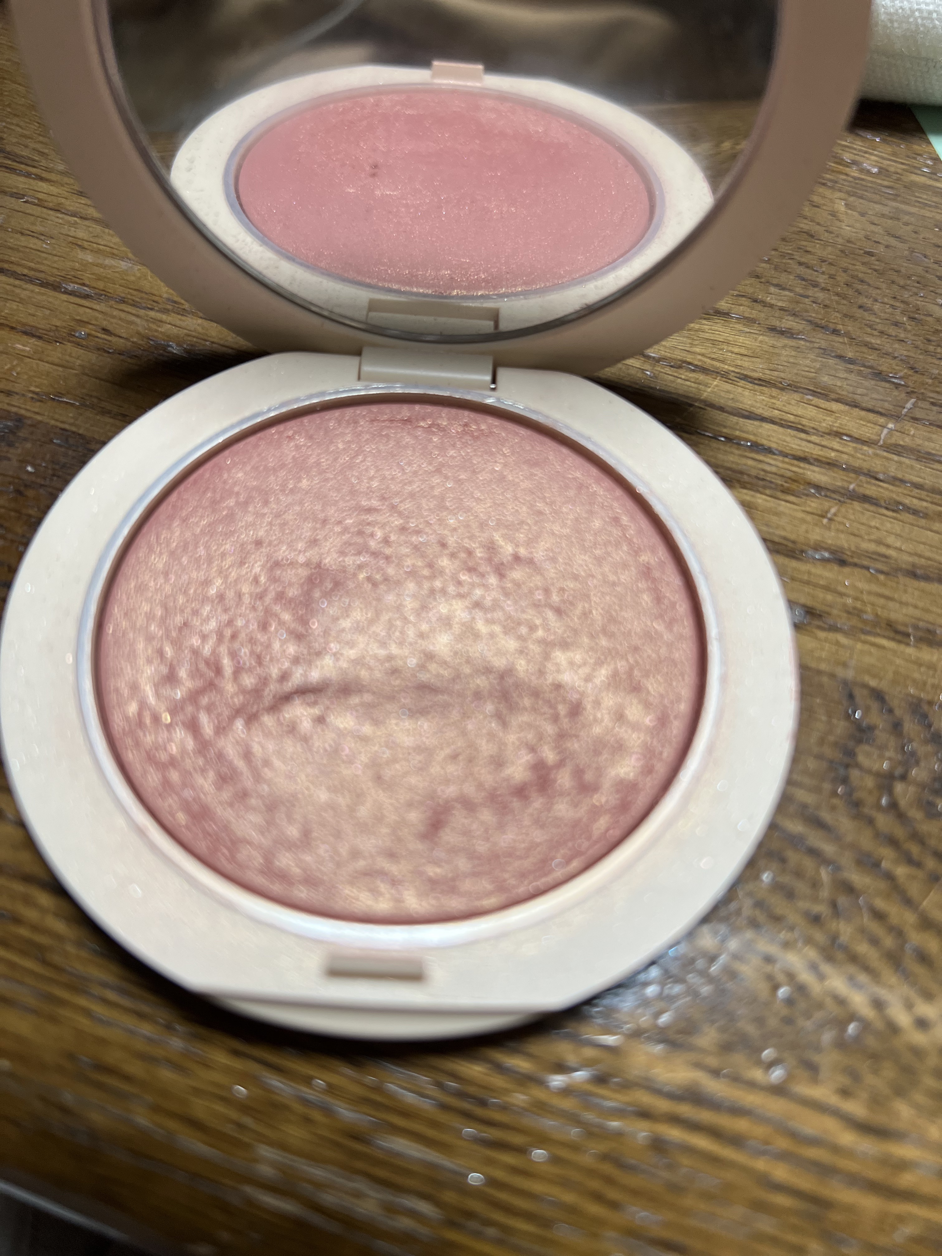 ディオールスキン フォーエヴァー クチュール ルミナイザー/Dior/プレストパウダーを使ったクチコミ（2枚目）