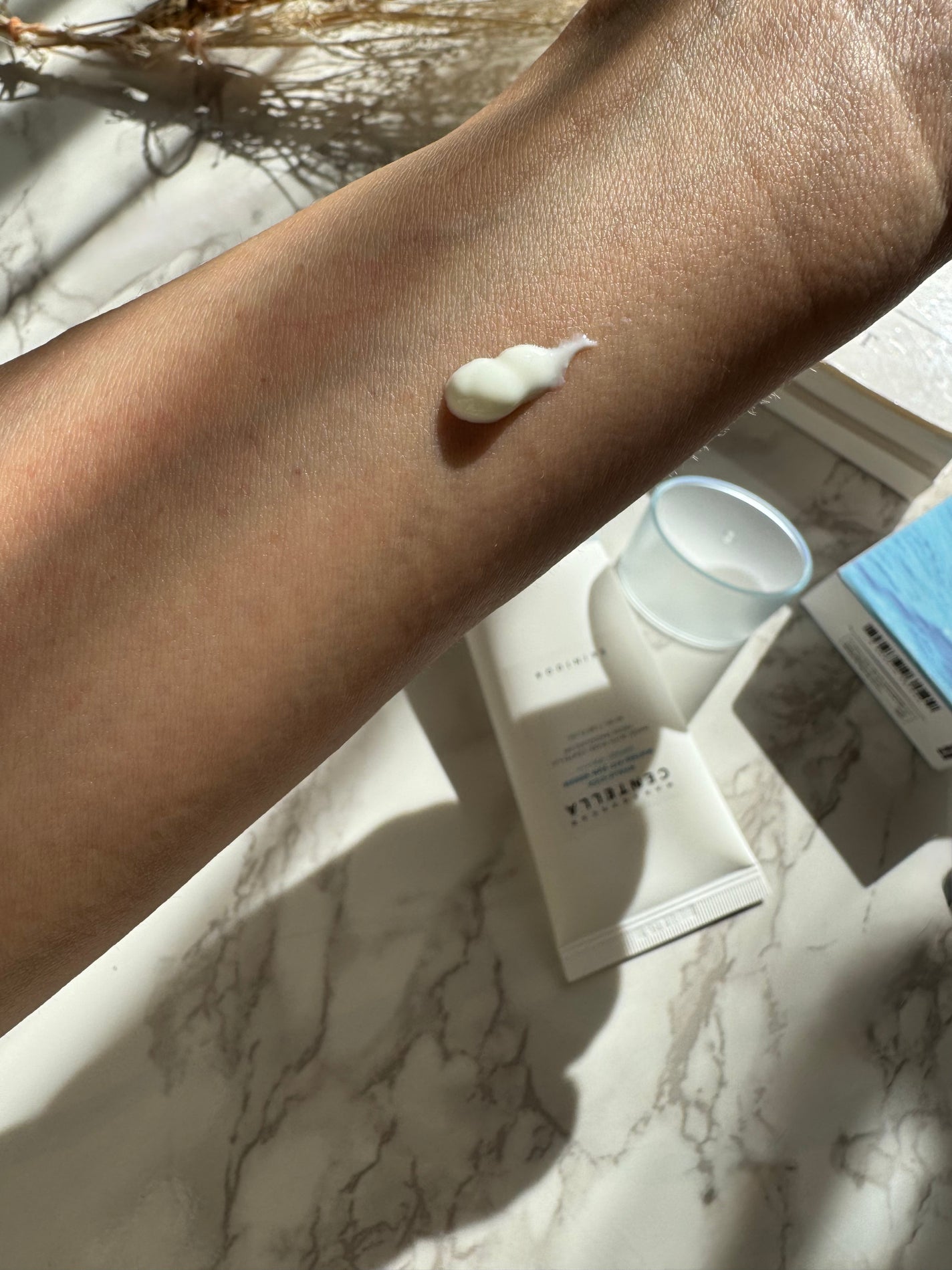 ヒアルーシカ ウォーターフィット サンセラム/SKIN1004/日焼け止めローションを使ったクチコミ(3枚目)