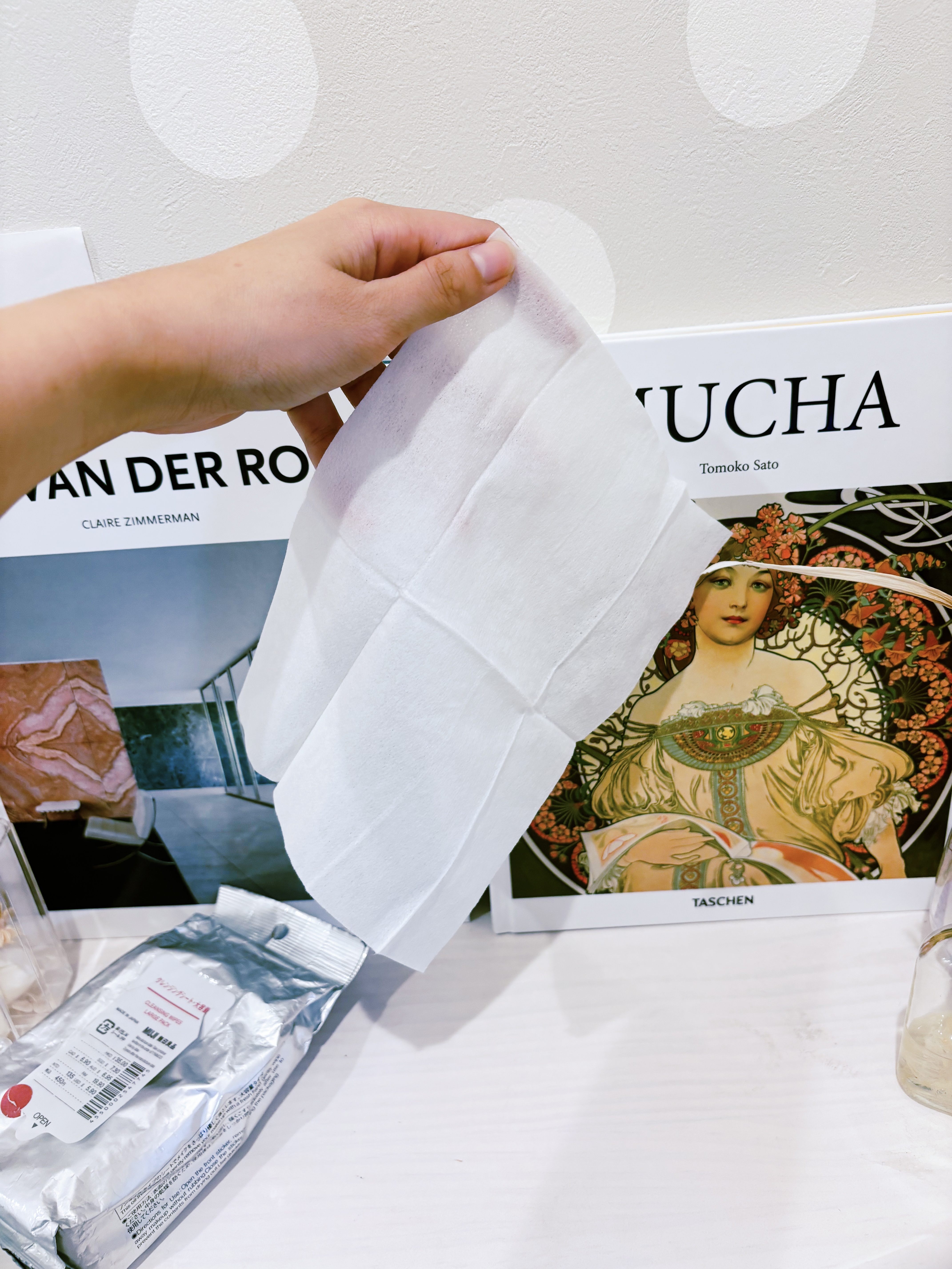 無印良品 クレンジングシートのクチコミ「

🛍無印良品 クレンジングシート


外出時やクレンジングが面倒な時に使用。

大判で肌も荒.....」（2枚目）