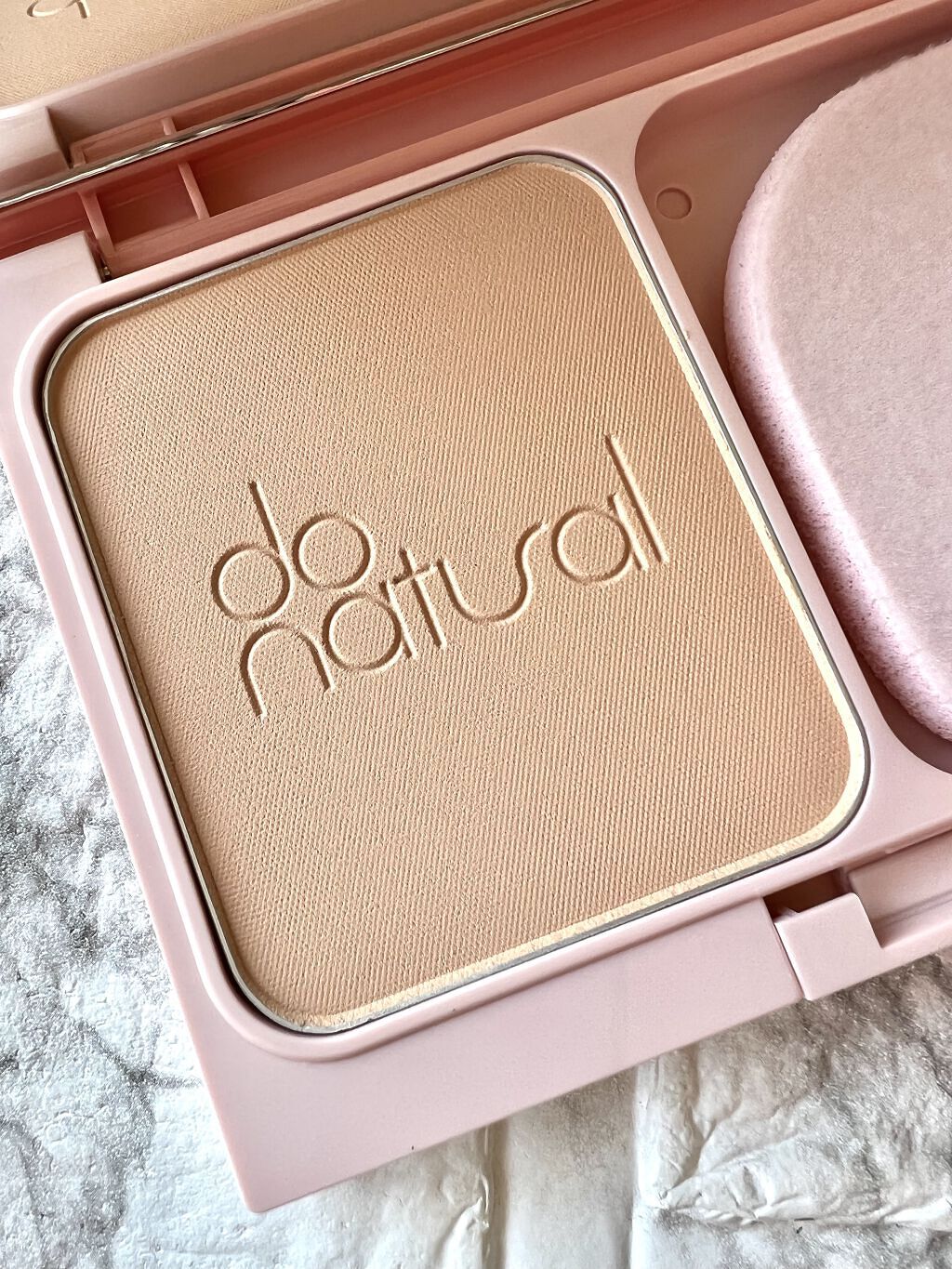 イシリアル プレスト パウダー BE01G グロー ベージュ（つや）/do natural/プレストパウダーを使ったクチコミ（3枚目）