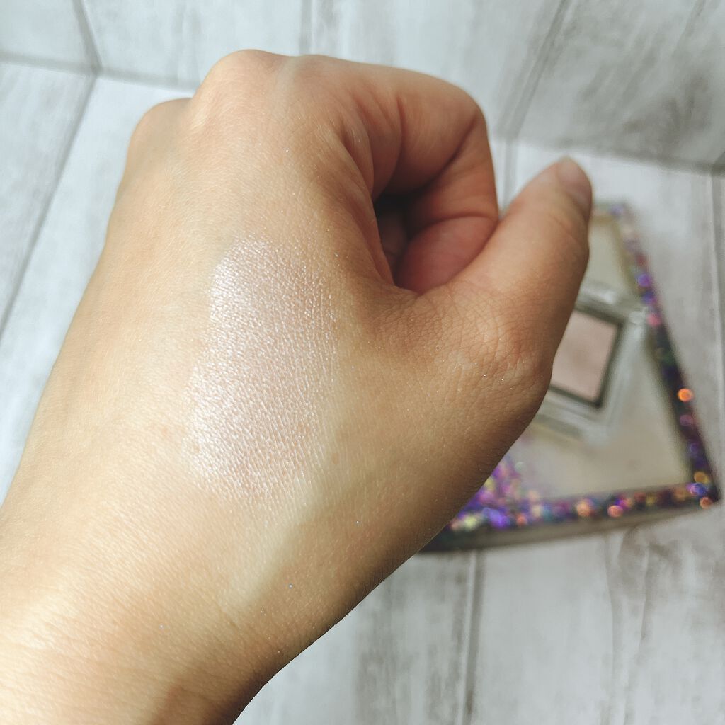 アディクション ザ ブラッシュ ニュアンサー 001N Beyond Light/ADDICTION/パウダーチークを使ったクチコミ（2枚目）