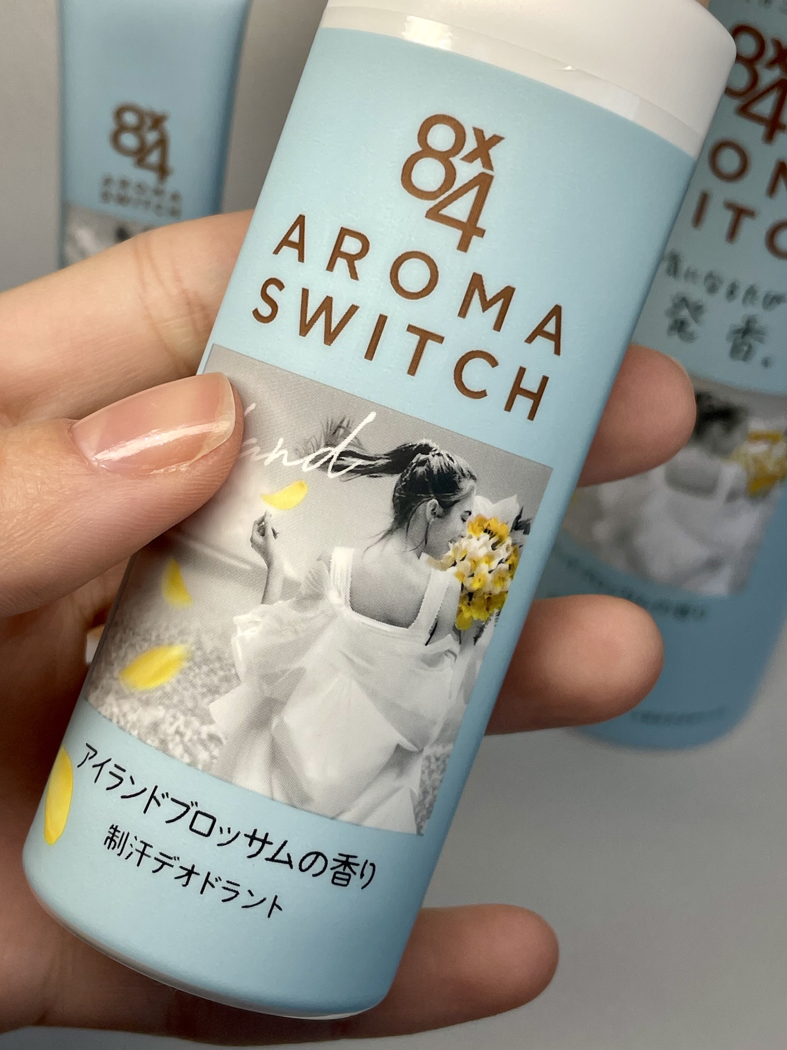 8x4 アロマスイッチ ロールオン アイランドブロッサムの香り/８ｘ４/デオドラント・制汗剤を使ったクチコミ（1枚目）