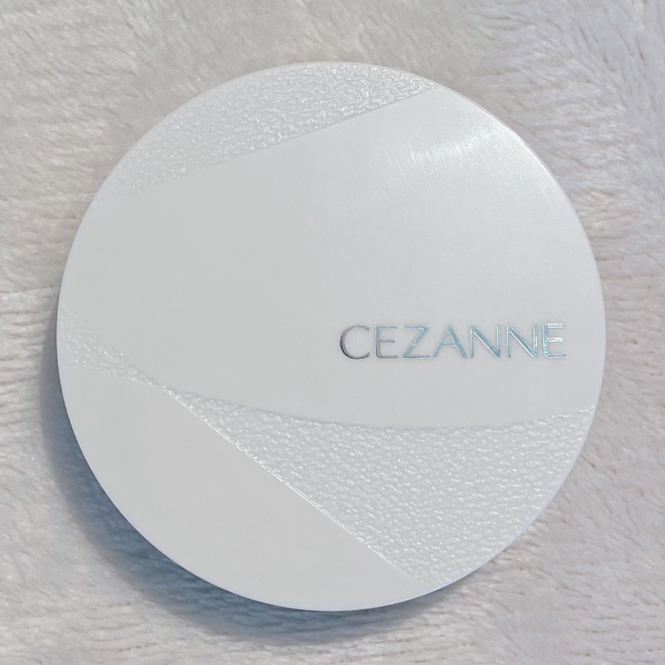 毛穴レスパウダー 毛穴レスパウダー/CEZANNE/プレストパウダーを使ったクチコミ（3枚目）