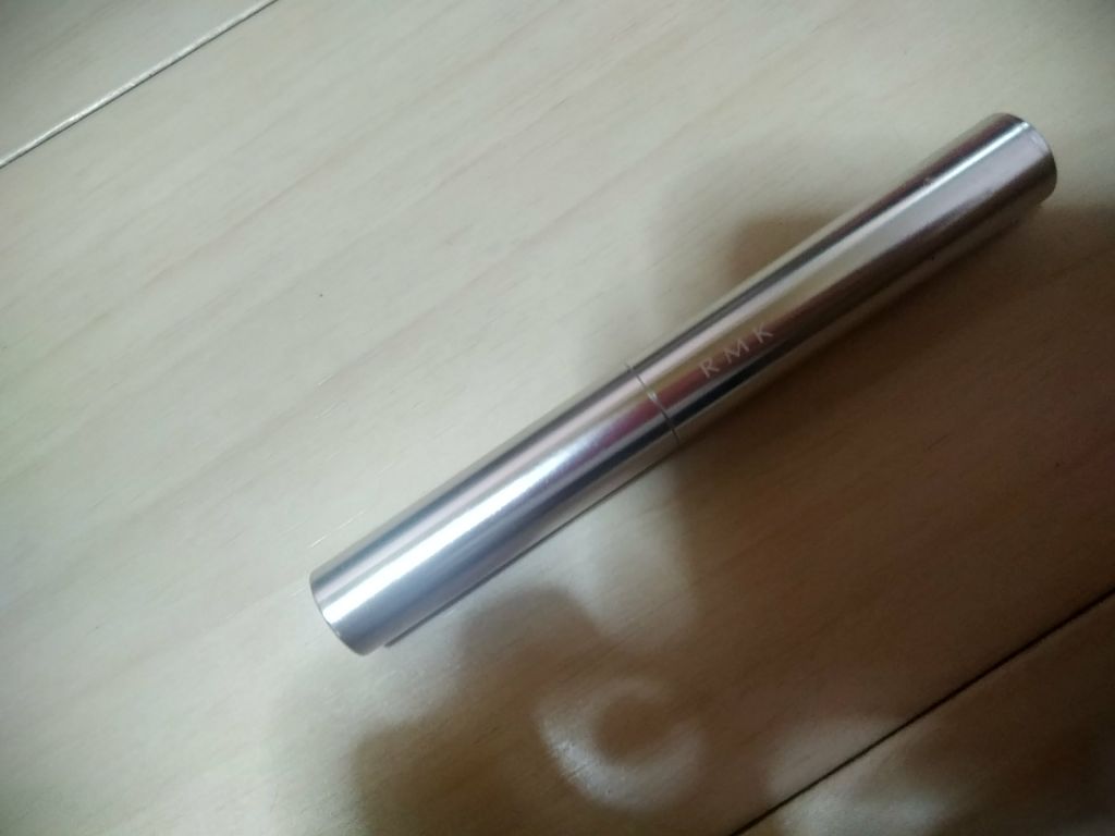 fresh_sounds_lkz on LIPS 「こんばんわ今日私が紹介するコスメはRMKクレヨンカラーアイズ0..」(1枚目)