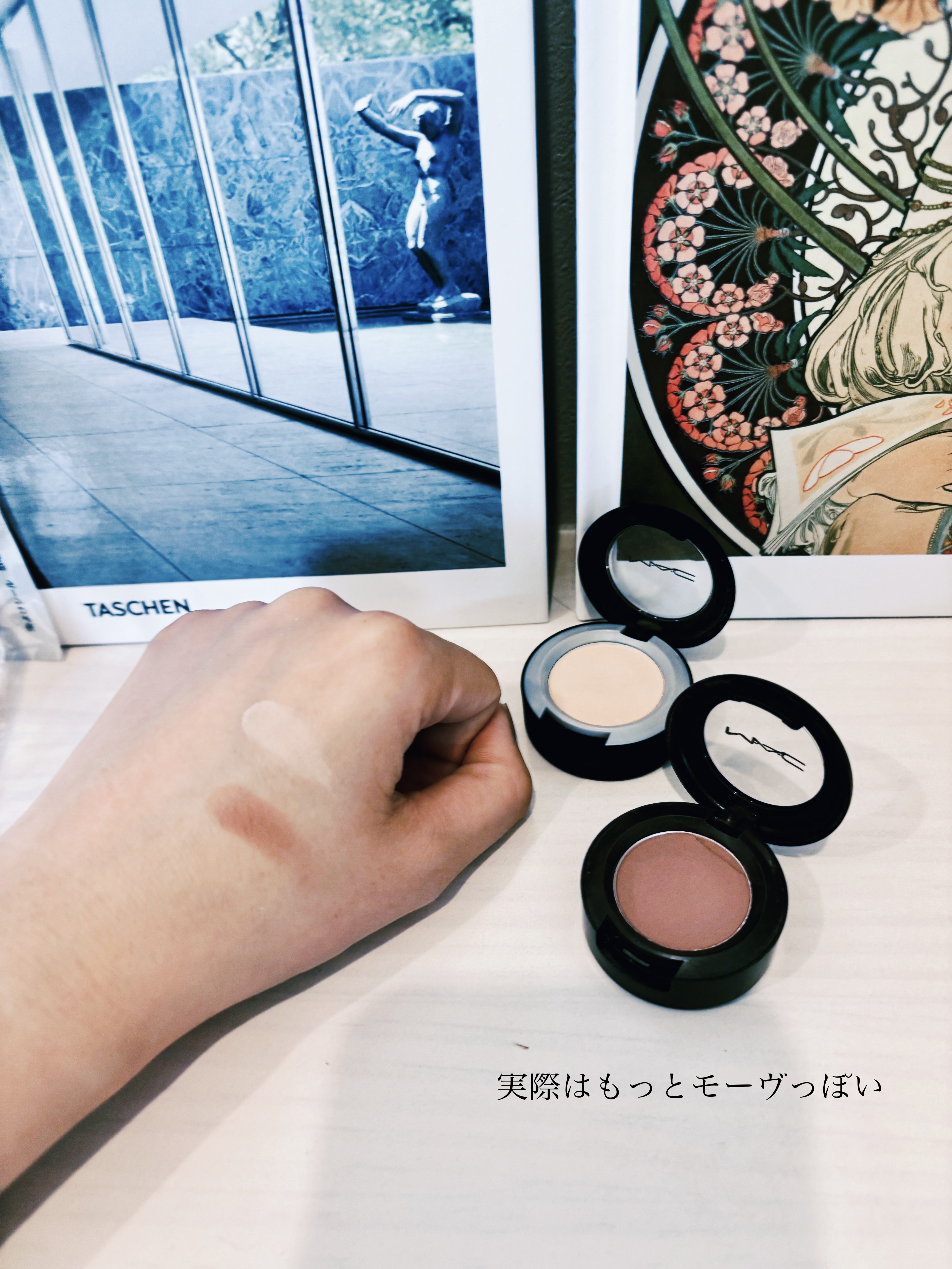 パウダー キス アイシャドウ ベスト オブ ミー/M・A・C/単色アイシャドウを使ったクチコミ（2枚目）