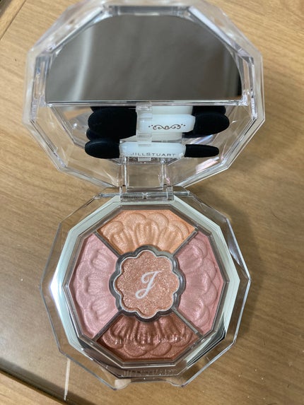 ジルスチュアート ブルームクチュール アイズ ジュエルドブーケ/JILL STUART/アイシャドウパレットを使ったクチコミ(2枚目)