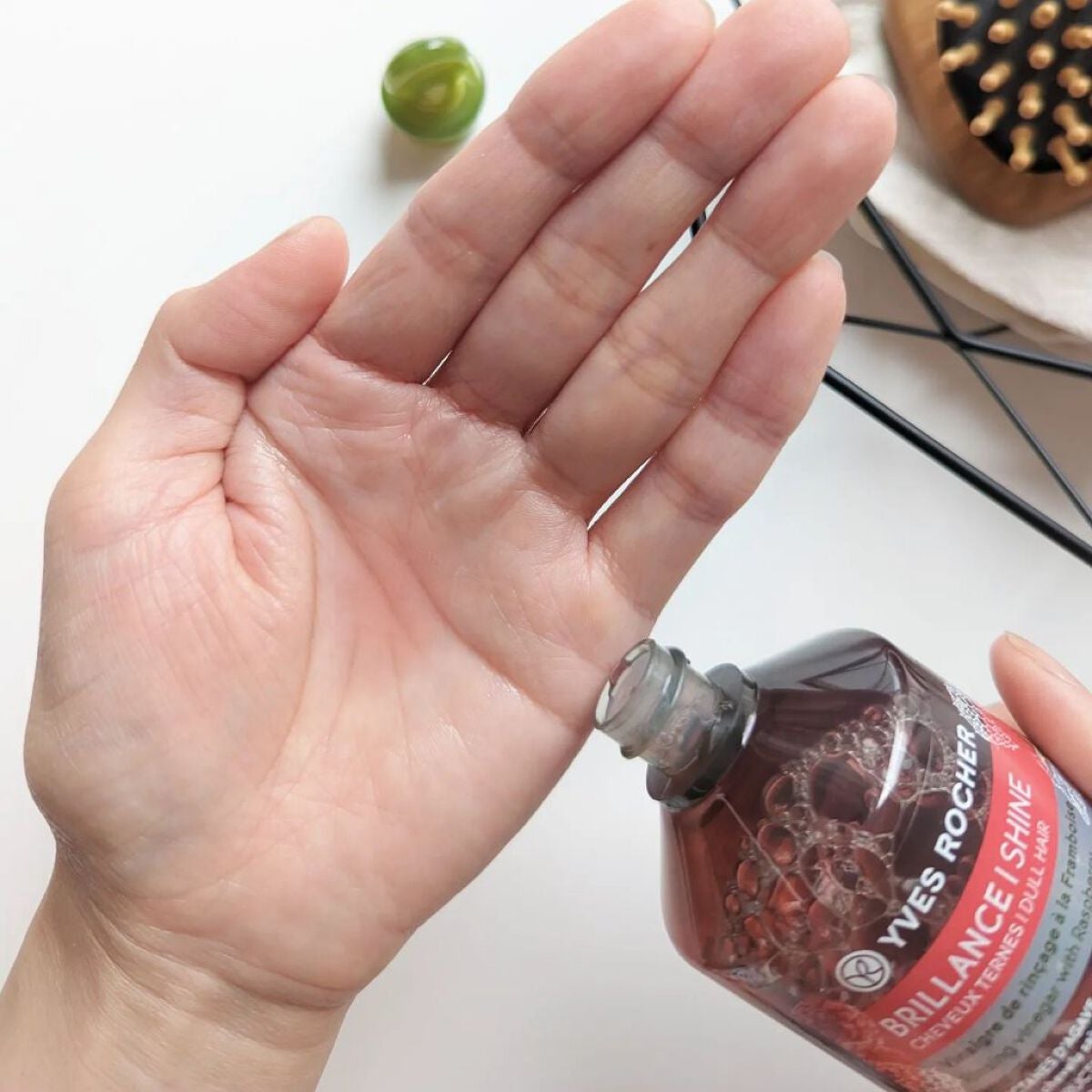 リンシングビネガー シルキーシャイン さらキララズベリー/イヴ・ロシェ/洗い流すヘアトリートメントを使ったクチコミ(3枚目)