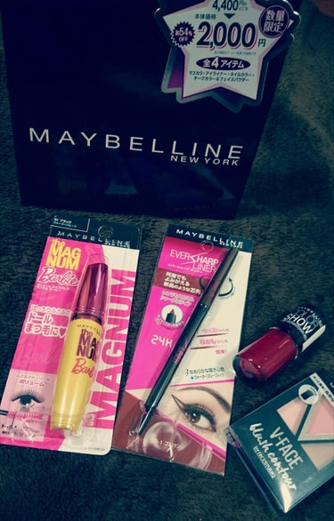 やっとゲットできた、MAYBELLINEのラッキーバック!!😻💕私が住んでるようなド田舎では売ってないので遠出したときに買わないと！と思い探しまくりました笑

中身は、
①メイベリン ボリューム エクス